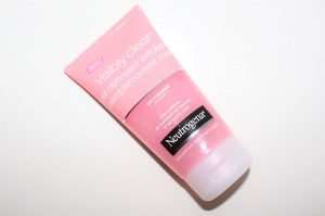 neutrogena visibly clear exfoliant pamplemousse